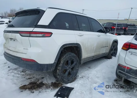 2022 Jeep Grand Cherokee Altitude 4X4 z USA, uszkodzony, nr VIN 1C4RJHAGXN8600046